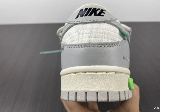 O-W DM1602-117 Low Nike 42 Lot Dunk 0110